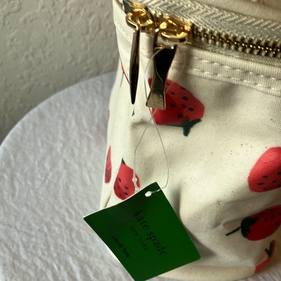 Kate Spade: Strawberry Print Cream Lunch Tote/Bag - Picture 3 of 16